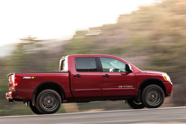 Nissan    Titan 2013