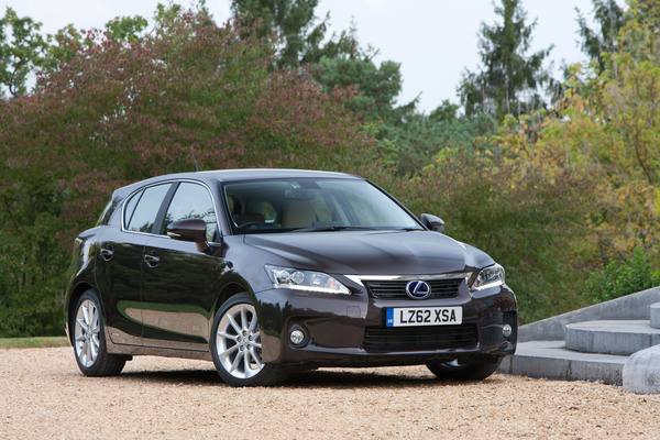 Lexus CT 200h    Advance